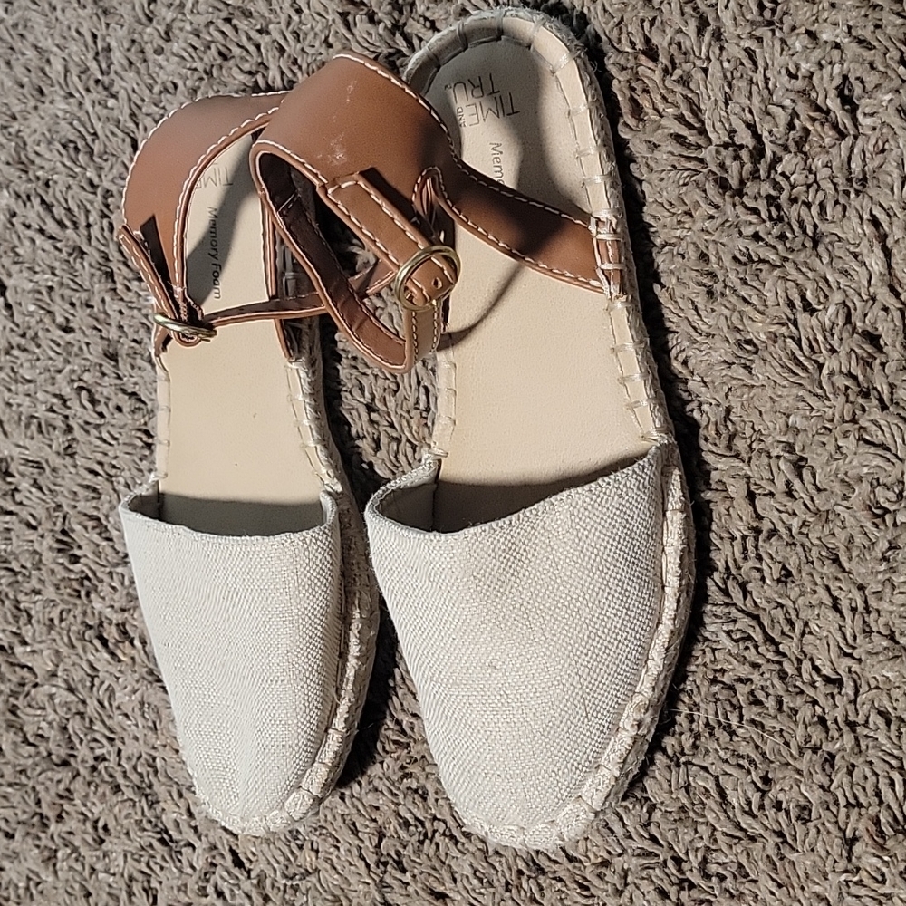 Womens sandals